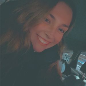 Meet your Posher, Simone